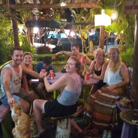 Coconut Hostel Bocas Town Extérieur photo
