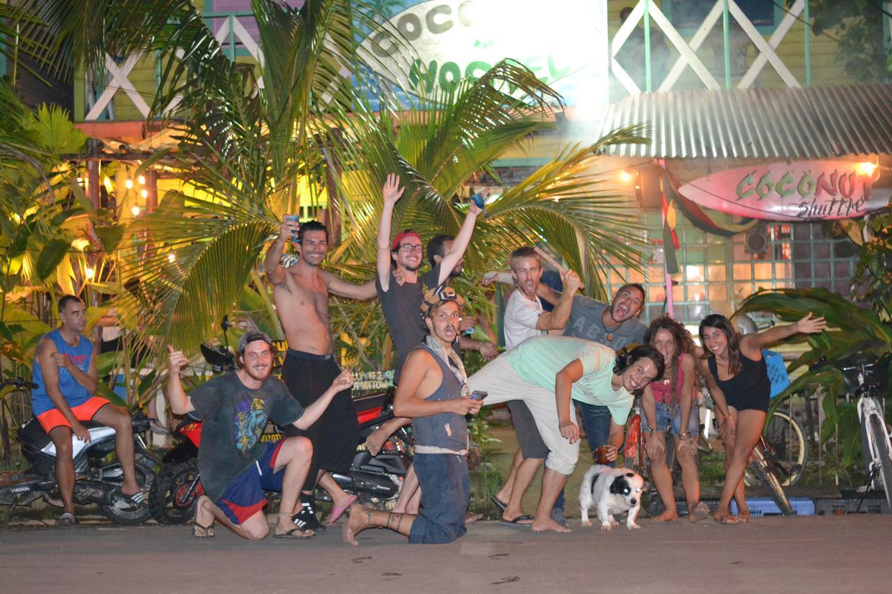 Coconut Hostel Bocas Town Extérieur photo