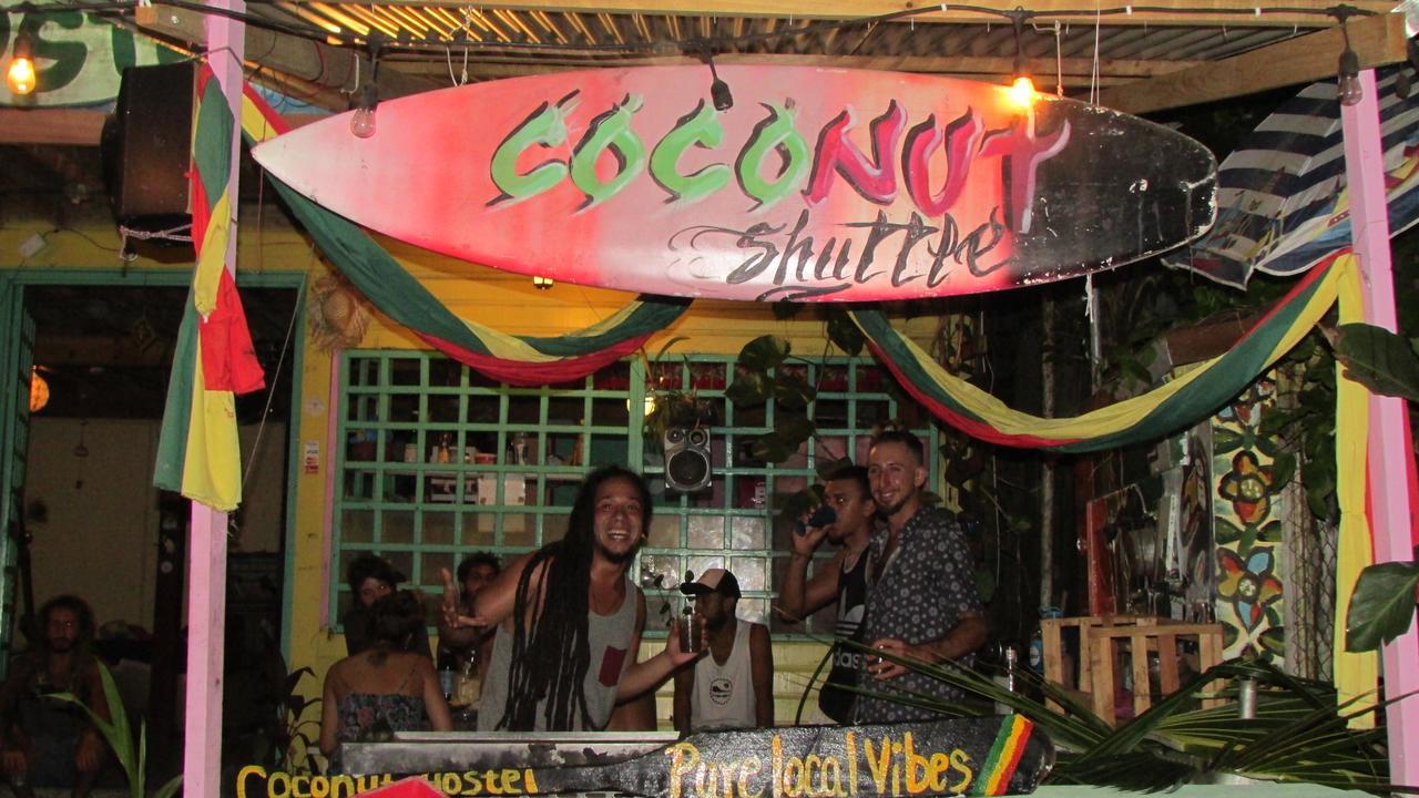 Coconut Hostel Bocas Town Extérieur photo
