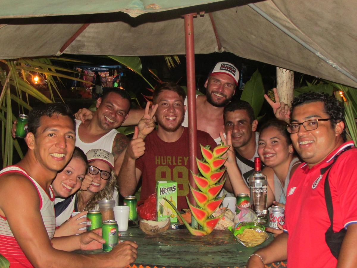 Coconut Hostel Bocas Town Extérieur photo