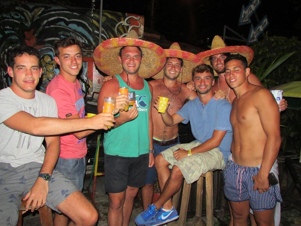 Coconut Hostel Bocas Town Extérieur photo