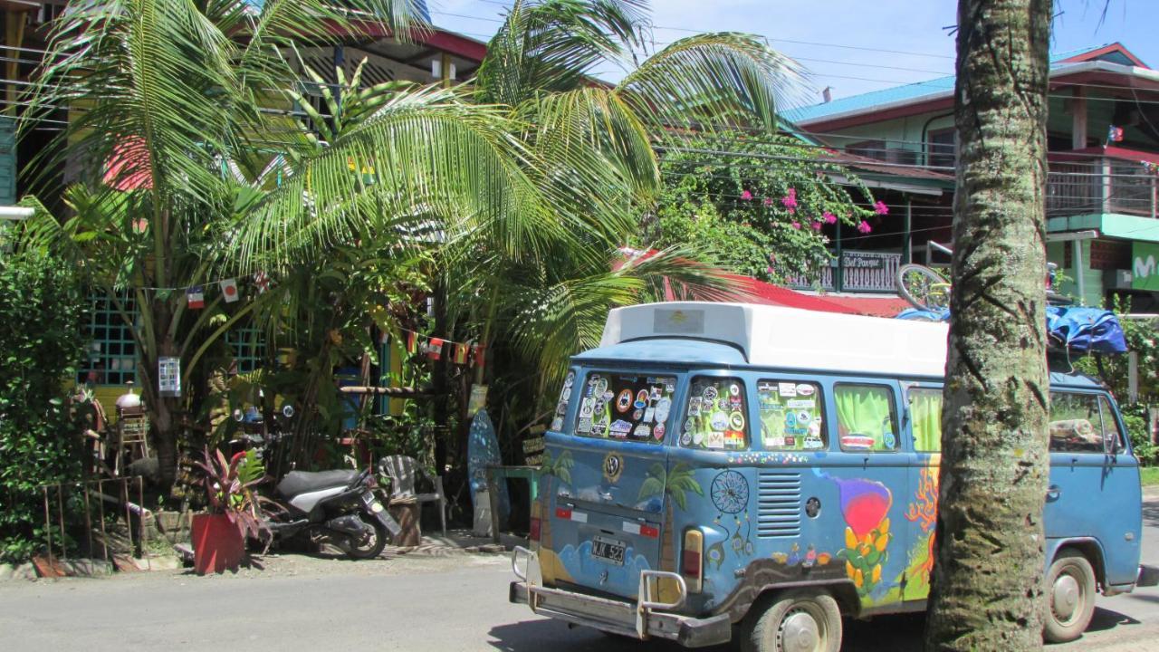 Coconut Hostel Bocas Town Extérieur photo