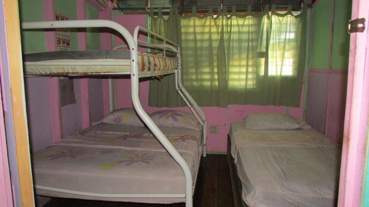 Coconut Hostel Bocas Town Extérieur photo