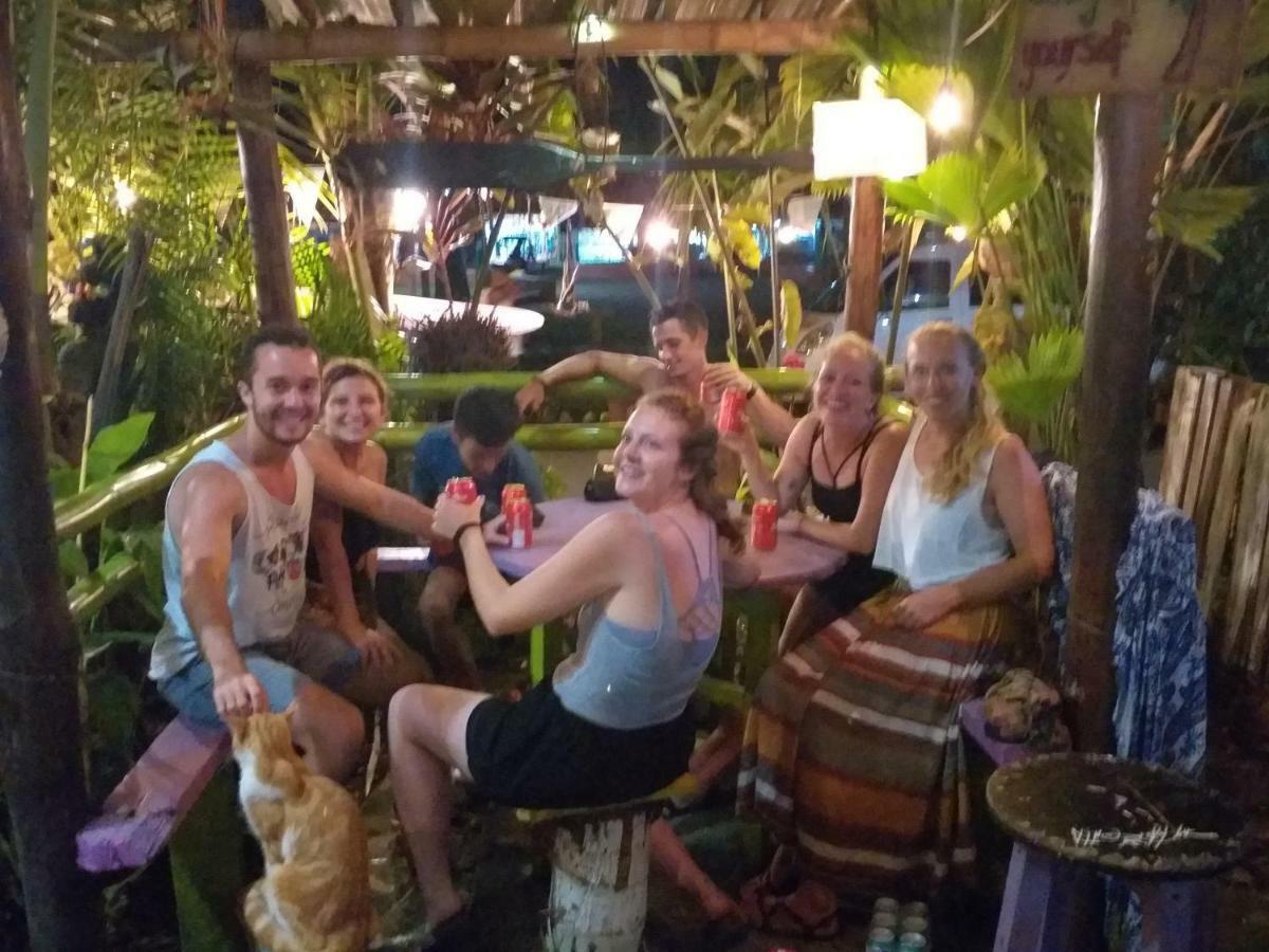 Coconut Hostel Bocas Town Extérieur photo